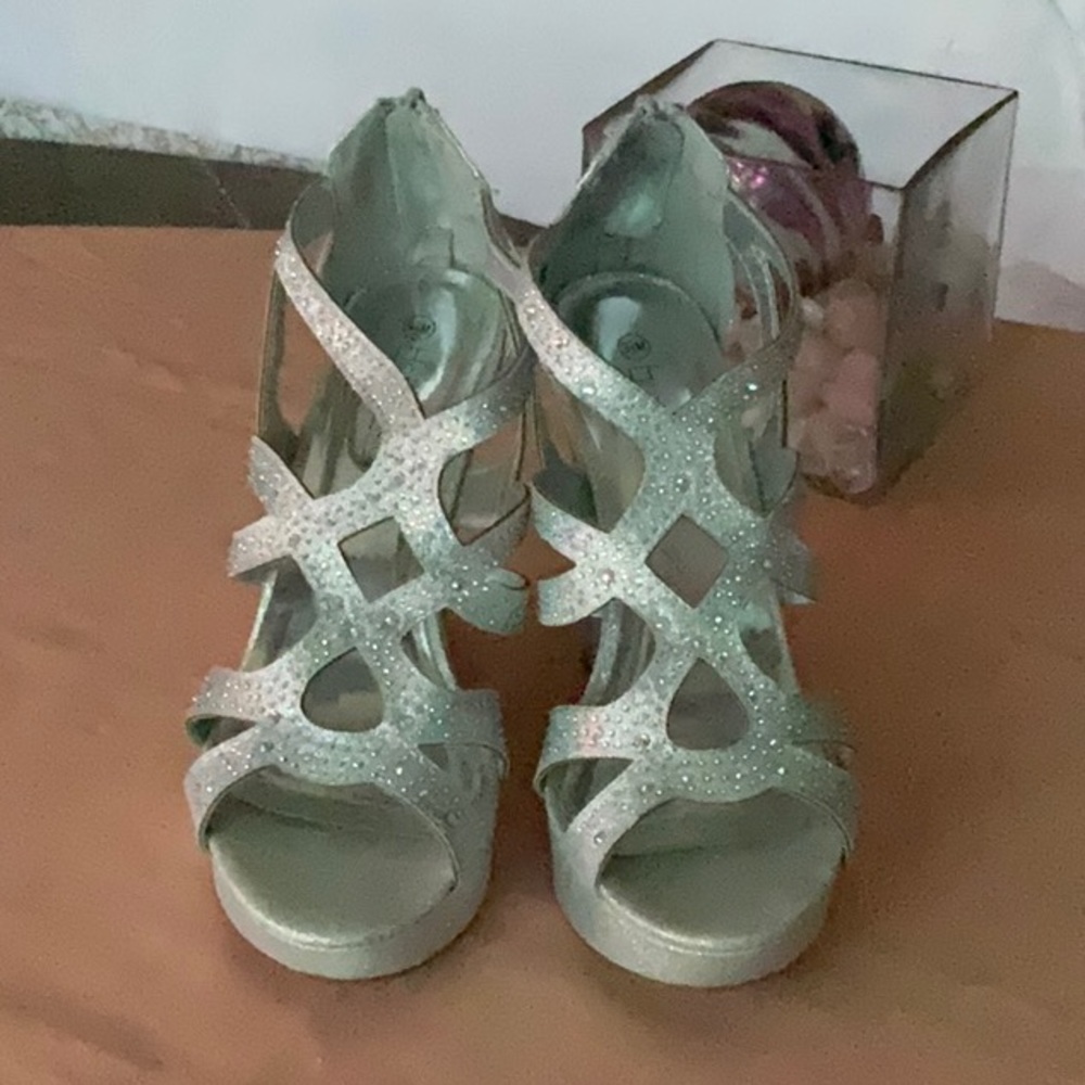 Hot tomato shoes